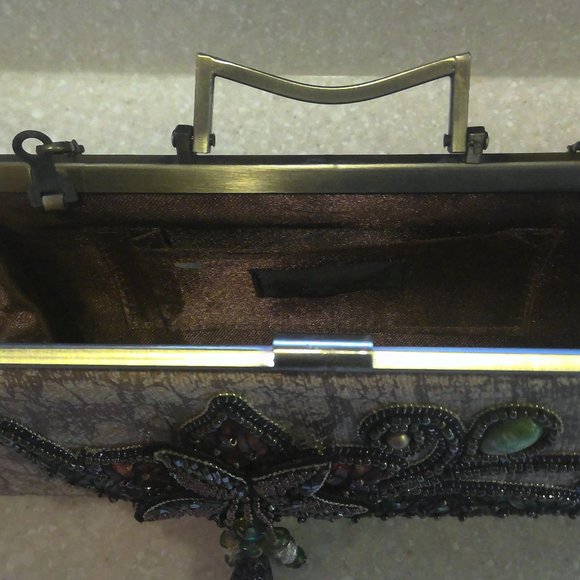 MONI COUTURE JEWELED VINTAGE HAND BAG...BEAUTIFUL AND DAINTY - Picture 4 of 8